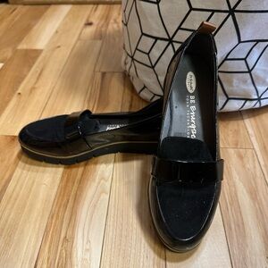Dr Scholl’s patent and sueded microfiber black loafer